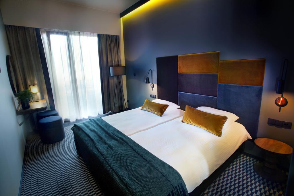 Hotel Remes Opalenica Eksteriør billede