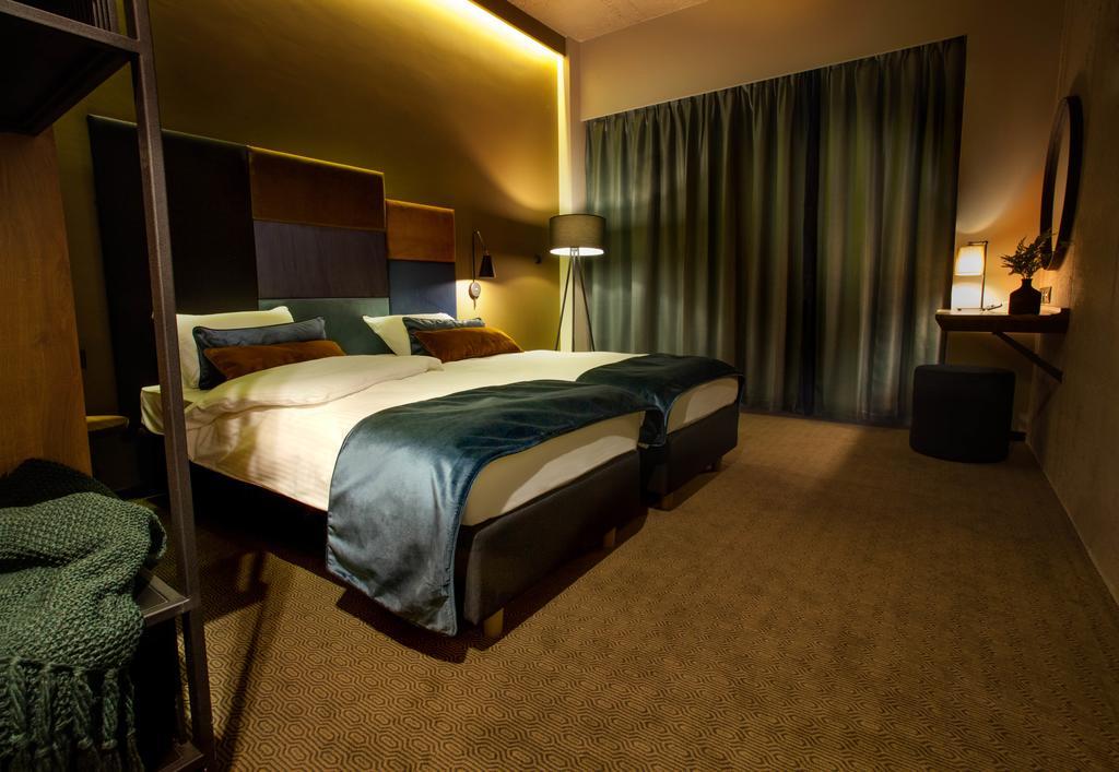 Hotel Remes Opalenica Eksteriør billede