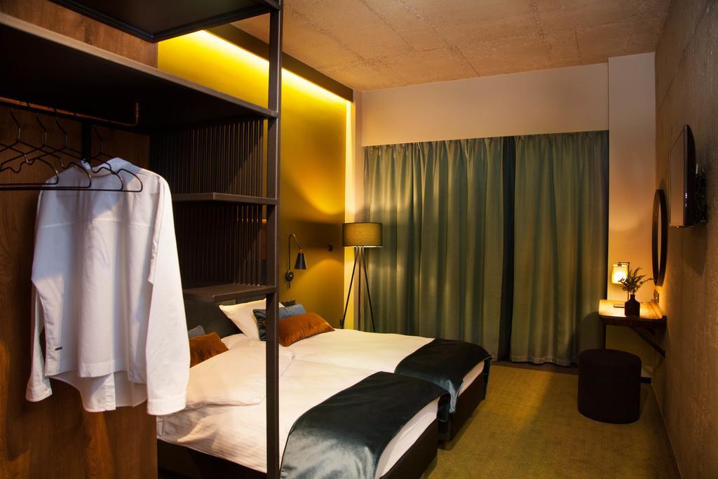 Hotel Remes Opalenica Eksteriør billede