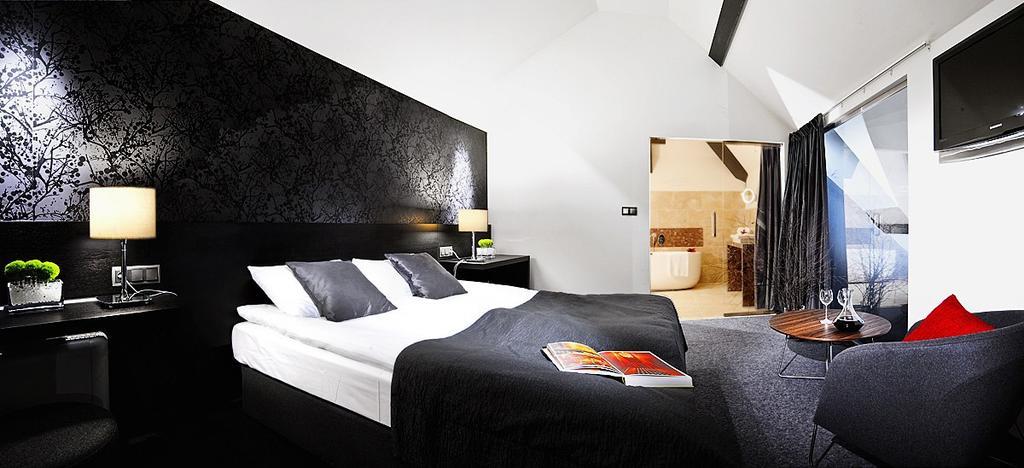 Hotel Remes Opalenica Eksteriør billede