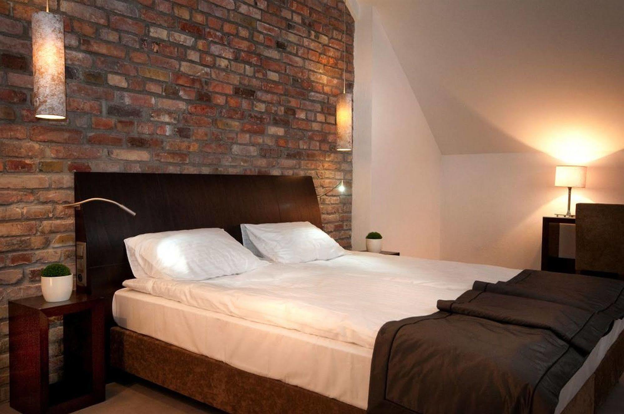 Hotel Remes Opalenica Eksteriør billede